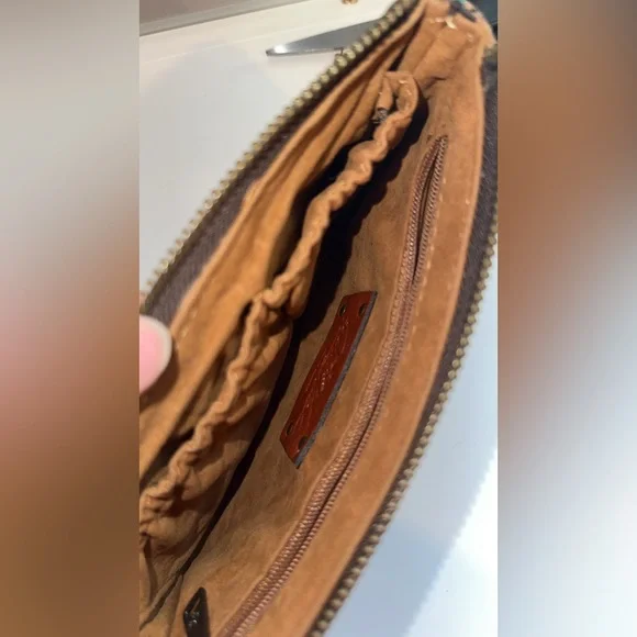 Patricia Nash Floral Leather Wristlet Clutch - Picture 4 of 4